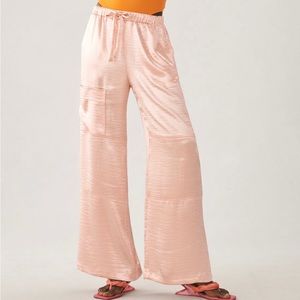 Self contrast satin cargo pants NWT!